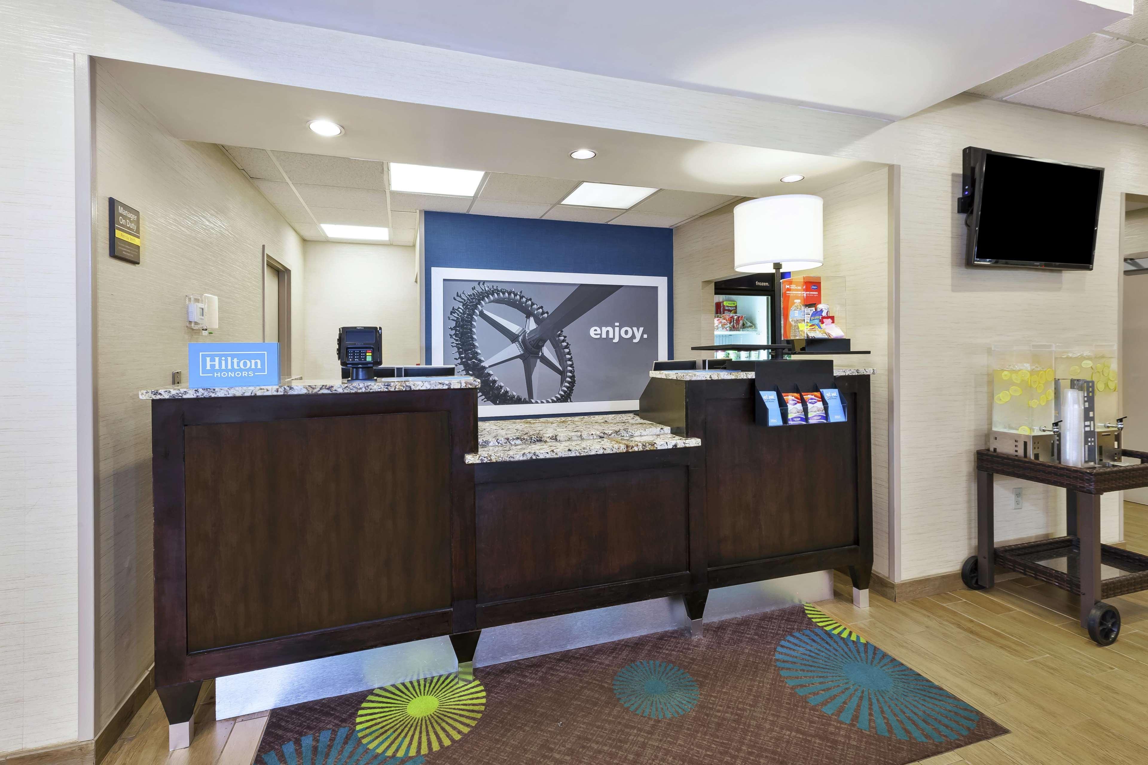Hampton Inn Clinton Esterno foto