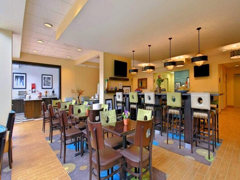 Hampton Inn Clinton Esterno foto