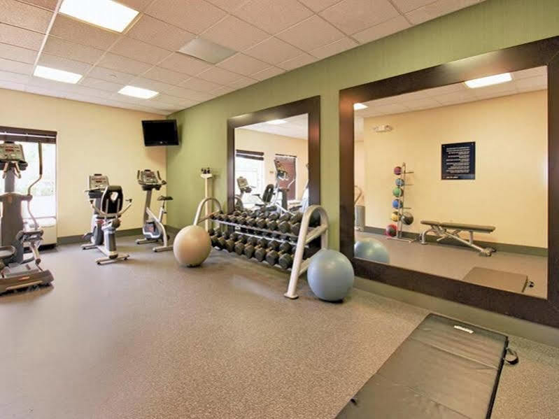 Hampton Inn Clinton Esterno foto